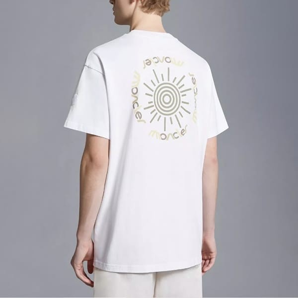 モンクレール ロゴ ポケット付き Tシャツ パロディ J10918C0004889AKK00A