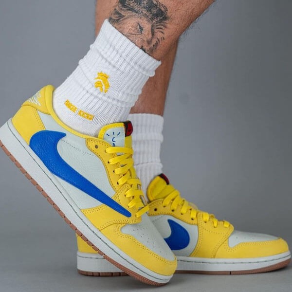 ナイキ トラビススコット スーパーコピー ウィメンズ エア ジョーダン1 偽物 Canary Yellow DZ4137-700