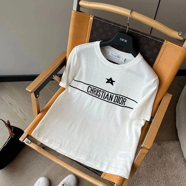 コーデ万能♪ DIOR Tシャツ 激安 323T06A4414_X0200