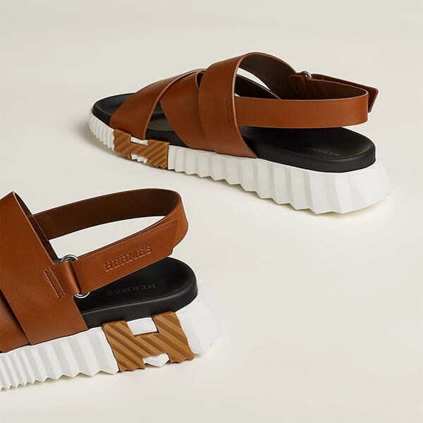 シンプルお洒落♪HERMES ベルトサンダル 偽物 エレクトリック H222860ZH