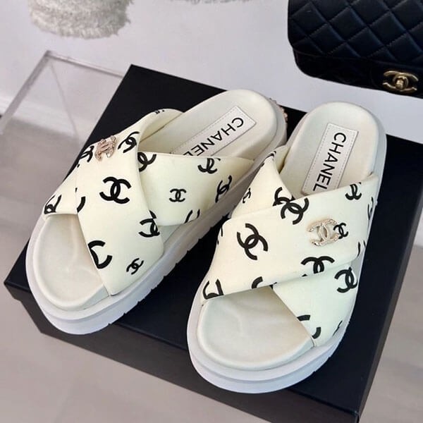 可愛い♡シャネル 厚底 サンダル３色展開