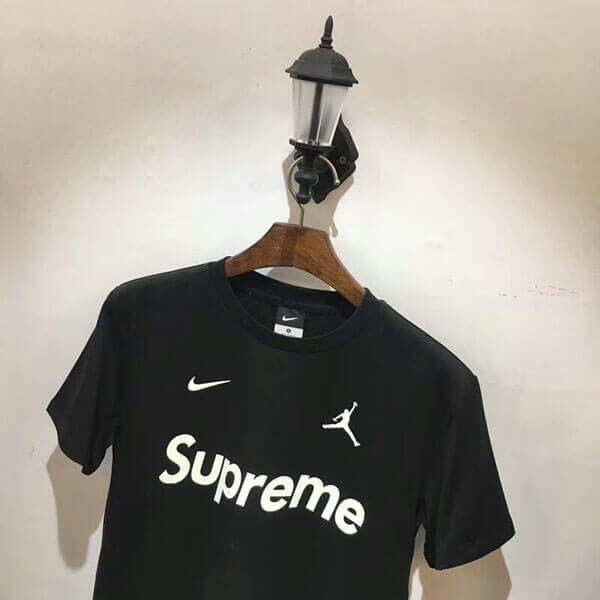 大人気 スーパーコピー シュプリーム ナイキ Jordan Tee Tシャツ 偽物 黒白