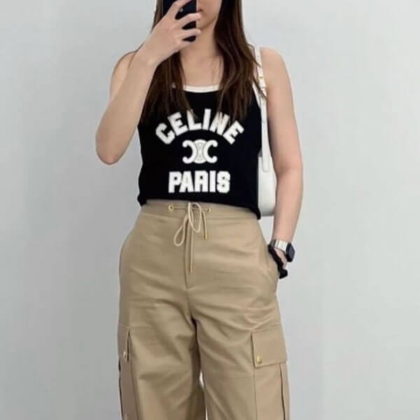 大人気 セリーヌ 偽物 CELINE PARIS トリオンフ プリント入り クロップド コットン タンクトップ