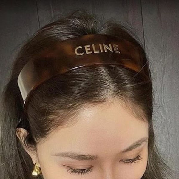 セリーヌ ヘアアクセサリー スーパーコピー ヘッドバンド カチューシャ ロゴ入り 2色 46Y376CEA