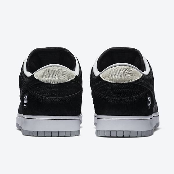 メディコムトイ×ナイキ MEDICOM TOY× SBDUNK LOW ベアブリック 偽物 スニーカー CZ5127-001