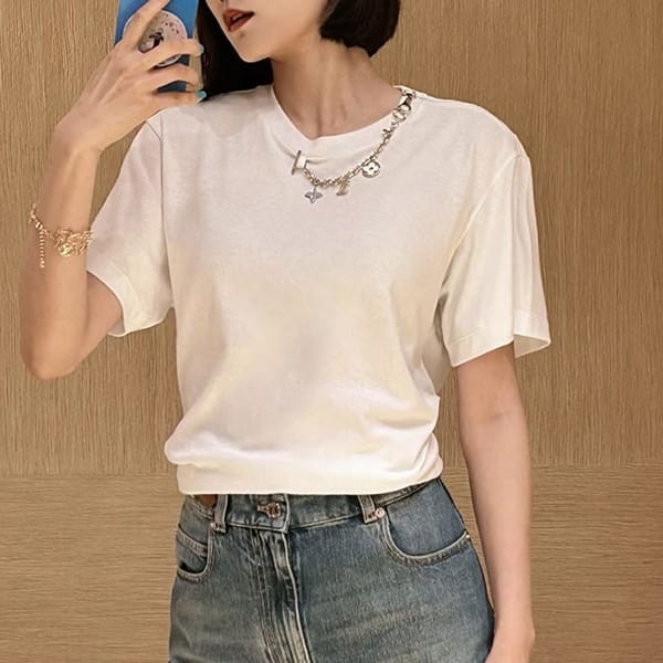 ルイヴィトン LVチャームTシャツ 新大久保 スーパーコピー 1AFZN7
