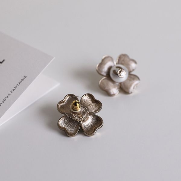 シャネル cc フラワーピアス 激安 ab6838 b06621