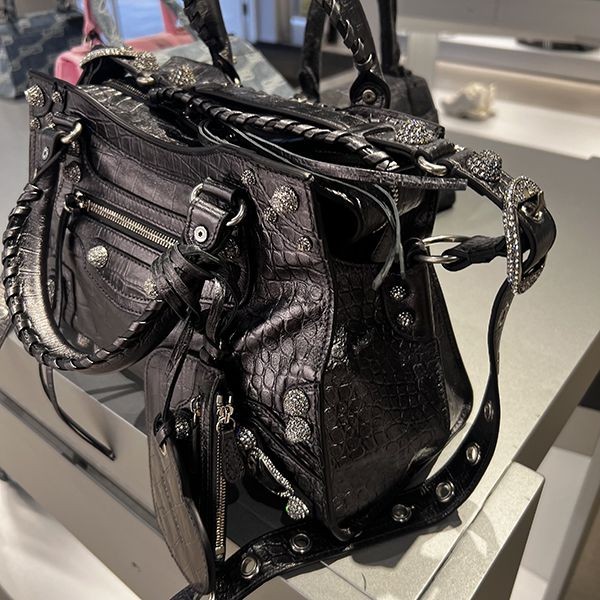 バレンシアガ シティ 偽物 neo cagole s ハートチャーム b08282