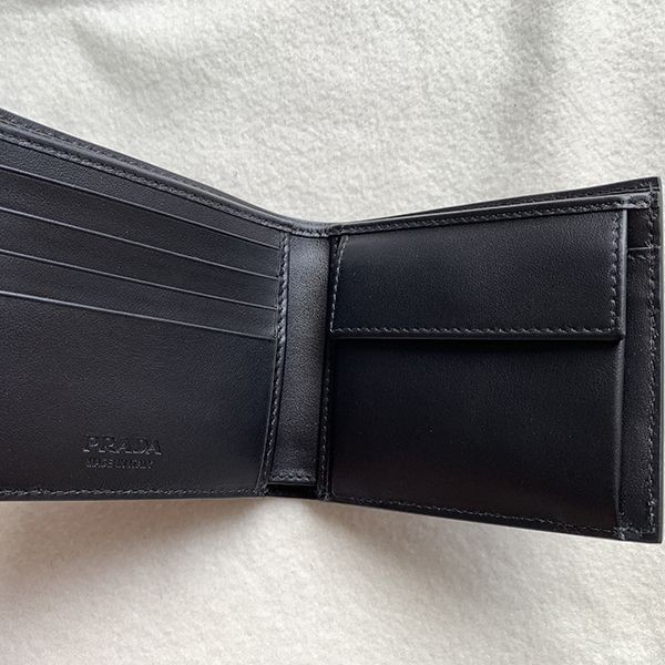 ☆プラダ 財布 偽物☆三角ロゴ・ブラッシュドレザー2折り財布2mo738