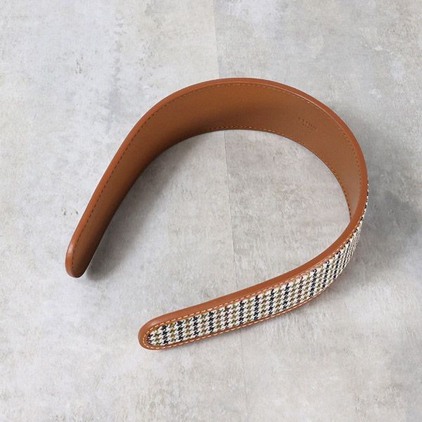セリーヌ ヘアバンド 偽物 カチューシャ ヘアアクセ 革 千鳥柄 460tb6wcs triomphe hairband