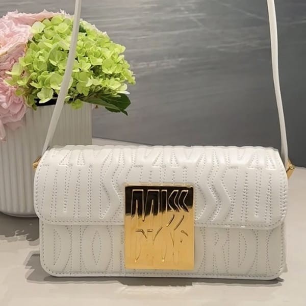ディオール ミス ディオール フラップバッグ 偽物 4色 M2610UBOS_M900