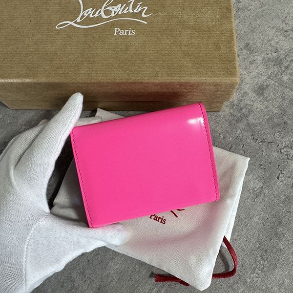 注目商品！【ルブタン 】loubi54 コンパクトウォレット 偽物