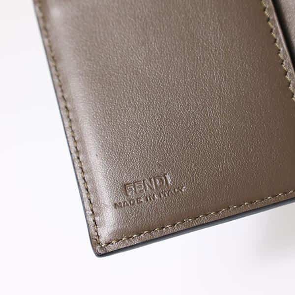 フェンディ ミディアムサイズ ffダイヤモンド 三つ折り財布 8m0480adymf13vk