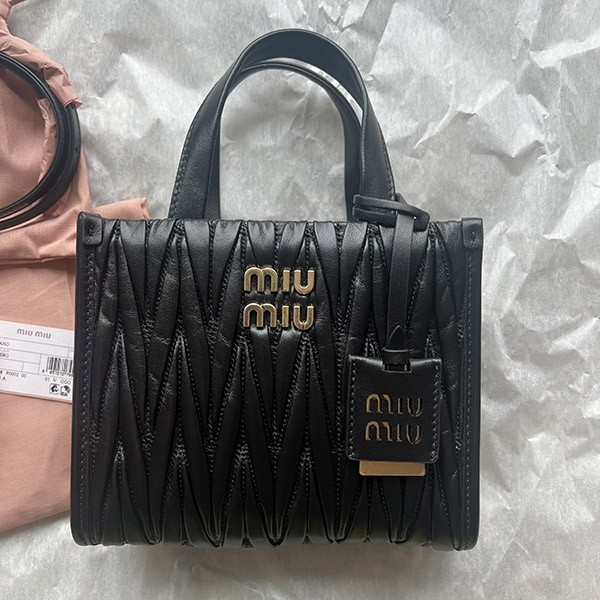 すぐ届くミュウミュウ コピー マテラッセレザー 2wayトートバッグ 5ba277n88