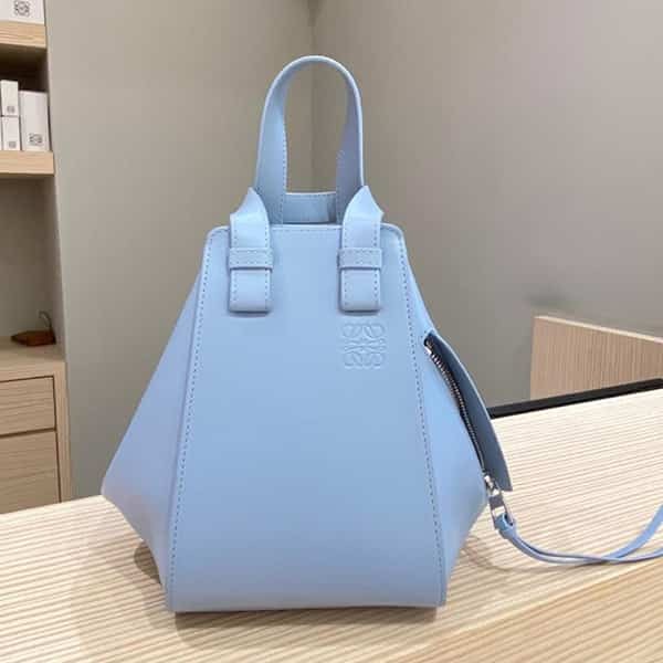 ロエベ ハンモックバッグ コピー コンパクト サテンカーフ a538h13x14