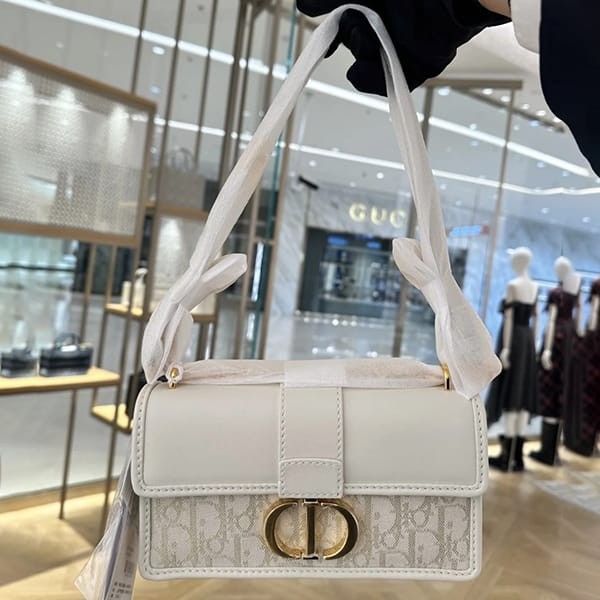 ディオール 偽物 30 Montaigne East-West ショルダーバッグ M9334UDEW_M941