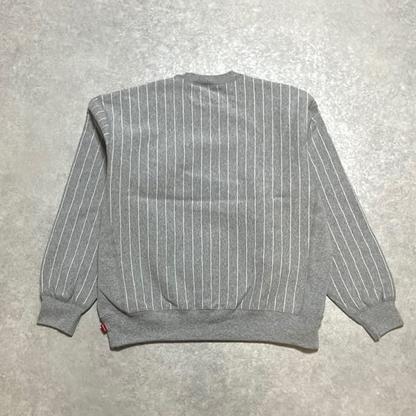 シュプリーム 偽物 ピンストライプ 刺繍ロゴクルーネック 2色 spm0123