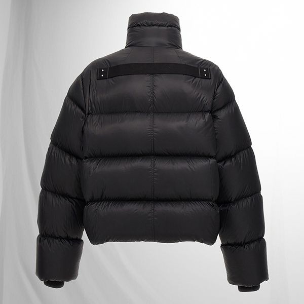 リックオウエンス turtle ダウンジャケット 偽物 ブラックru02d6745npd3
