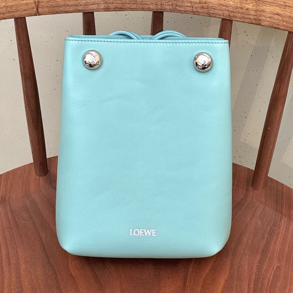 ロエベ スーパーコピー ぺブル ポーチ スムースカーフ 5色 lyw66544