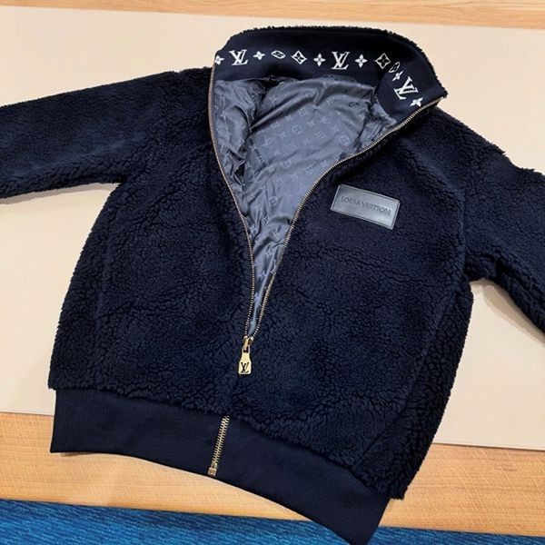 ルイヴィトン lv 重ね着にもおすすめ フリースブルゾン 偽物 1aglxo​