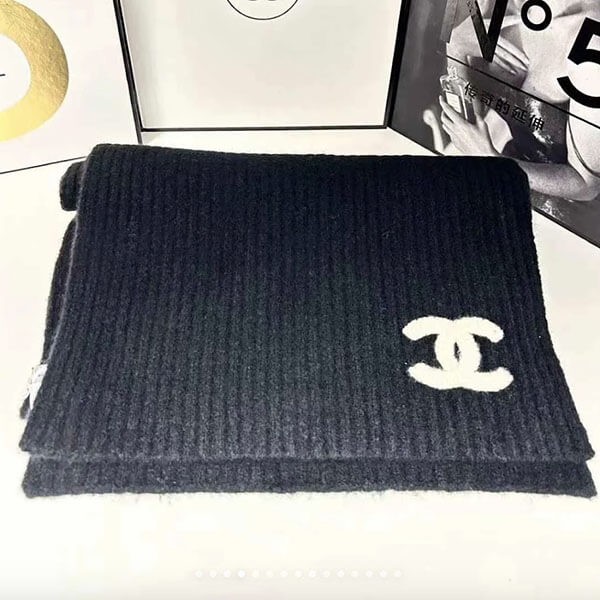 【モノクロカラーでかわいく♪】CHANEL マフラー ストール