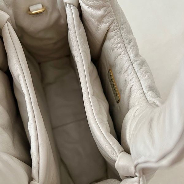 セール☆プラダ☆ ソフトナッパレザー 偽物 ミニハンドバッグ1点入荷♪1ba359