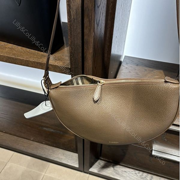 超人気☆バーバリー☆ハーフムーンクロスボディバッグ 偽物 164946A1363