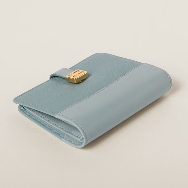 ミュウミュウ 偽物 Compact Wallet ロゴベルト 三つ折り財布 4色 miu21154