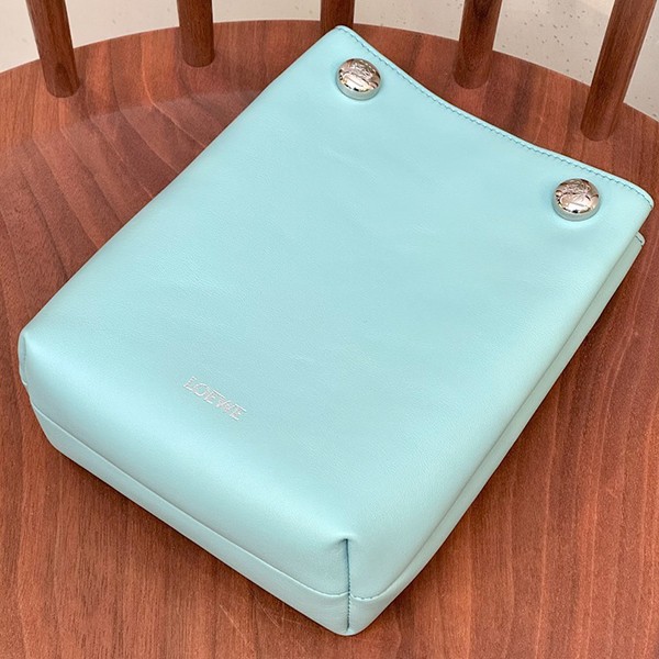 ロエベ スーパーコピー ぺブル ポーチ スムースカーフ 5色 lyw66544