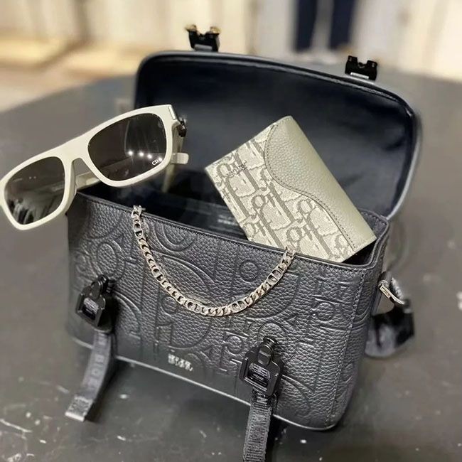 ディオール Hit the Road フラップ付きメッセンジャーバッグ 1ESPO333LLG_H00N