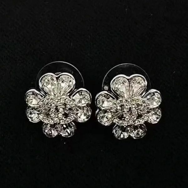 《クローバー♡可愛い存在感》シャネル ピアス パロディ ロゴ cc01155