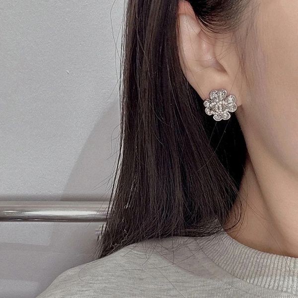 《クローバー♡可愛い存在感》シャネル ピアス パロディ ロゴ cc01155