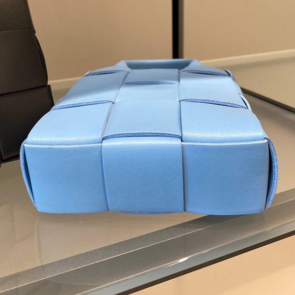 新作入手困難★★ボッテガヴェネタ カセット コピー miniショルダーバッグ 747755