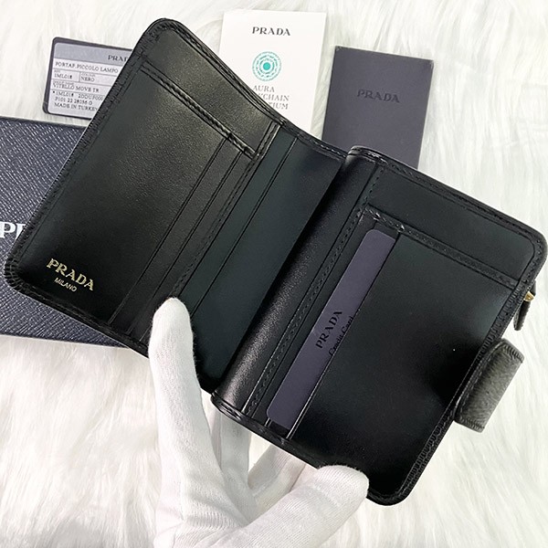 人気話題コラボ！プラダ Zip Compact Wallet ジップコンパクト財布 偽物♪