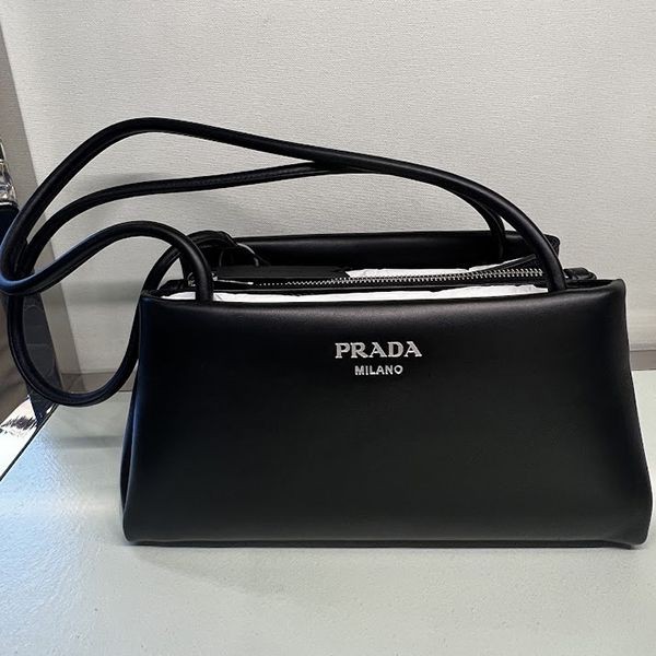 プラダ スモール レザー ハンドバッグ 偽物◆プラダ◆全3色 1BA368_2DDJ