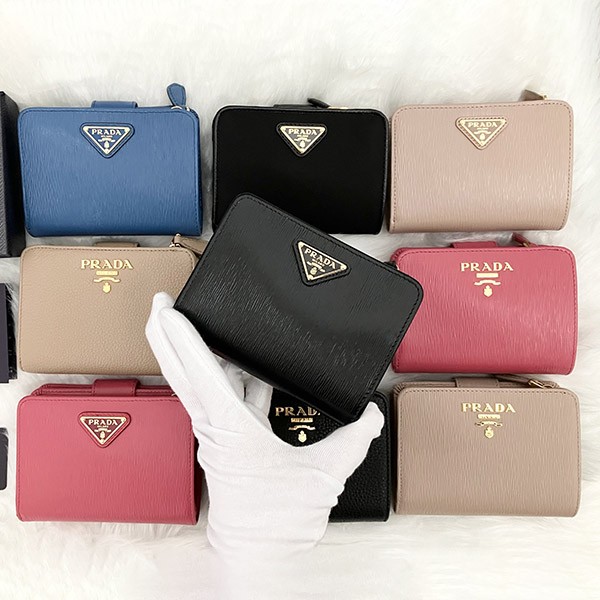 人気話題コラボ！プラダ Zip Compact Wallet ジップコンパクト財布 偽物♪