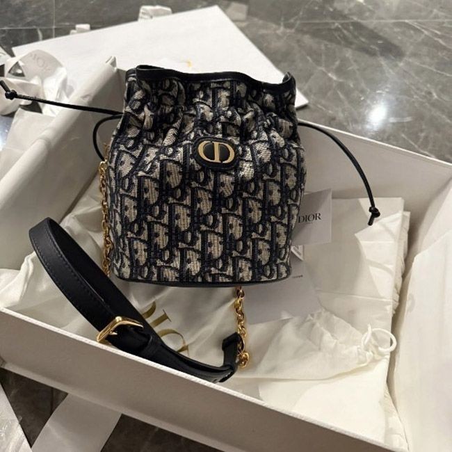 人気急上昇ディオール 30 Montaigne バケットバッグ 偽物 ミニ S2374UTZQ_M928
