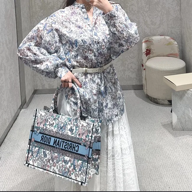 ディオール Book Tote バッグ コピー ミディアム 蝶 M1296ZEEV_M933