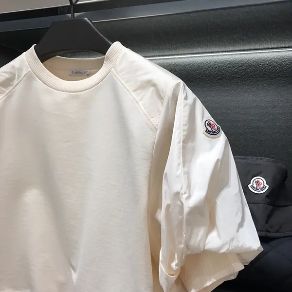 モンクレール パフスリーブコットンTシャツ K10938C0002289A1K999