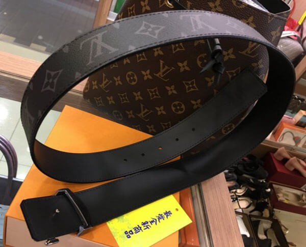ルイヴィトン スーパーコピー サンチュール・LV イニシアル 40MM リバーシブル M9043U