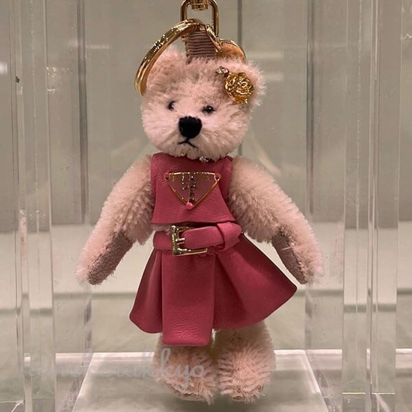 ギフトに プラダ 偽物 メタルリング付 Teddy バッグチャーム キーホルダー 1TO0
