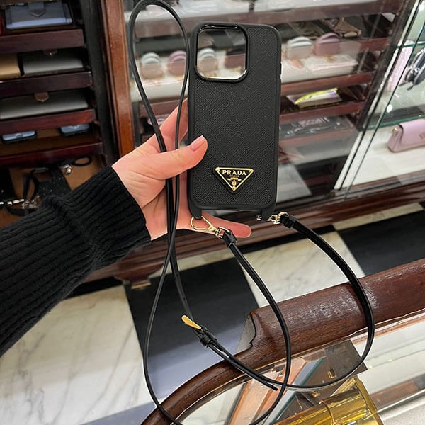 プラダ ロゴ入 ネックストラップ付き iPhoneケース 全種 1ZH172