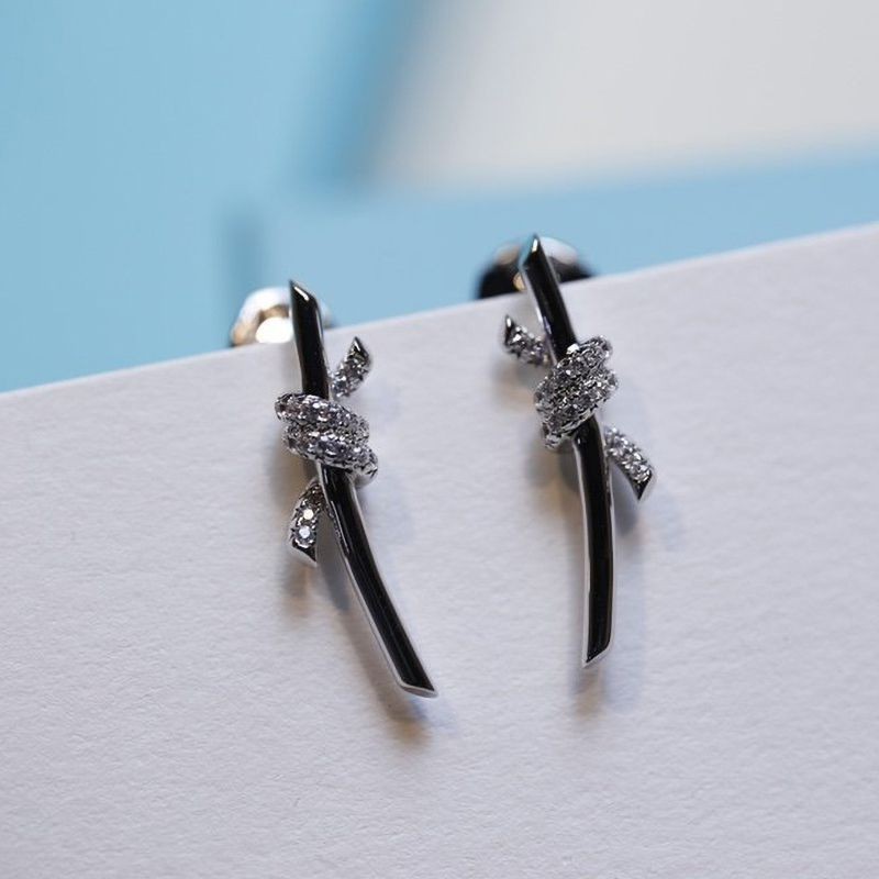 超話題!ティファニー Knot ピアス  スーパーコピー  18K ダイヤモンド  tiffany2025