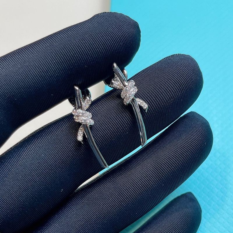 超話題!ティファニー Knot ピアス  スーパーコピー  18K ダイヤモンド  tiffany2025