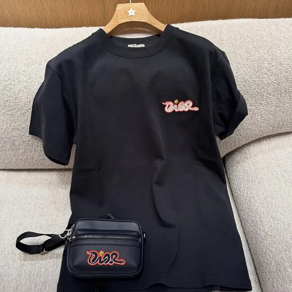 国内入手困難★ディオール AND KAWS Tシャツ スーパーコピー 513J696F0554