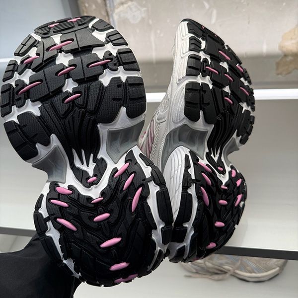 大特価★【バレンシアガ】6XL スニーカー 偽物 Sporty B ロゴ 815859W2MV