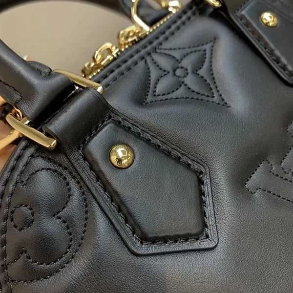 【大人気シリーズ☆】ルイヴィトン Alma BB キルティング M59822