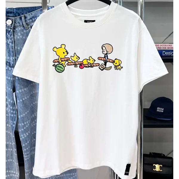 《コラボアイテム》【フェンディ】Silvia and The Baguette Tシャツ 偽物