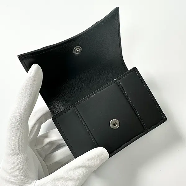 バレンシアガ MATT GUMMY CALF 三つ折り財布 コピー 6002122AAN71000