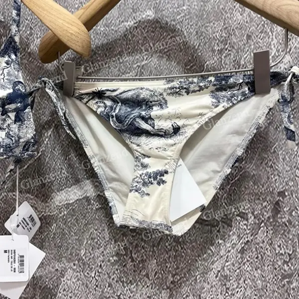セレブ多数愛用☆ディオール トワル ド ジュイ ビキニ 水着 偽物 21BB01A2825